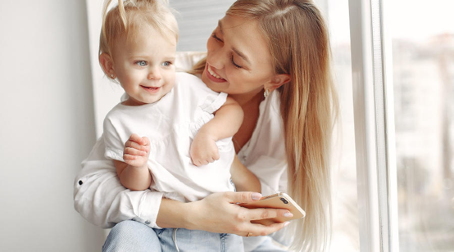 Мама с ребенком &copy;&nbsp;ru.freepik.com