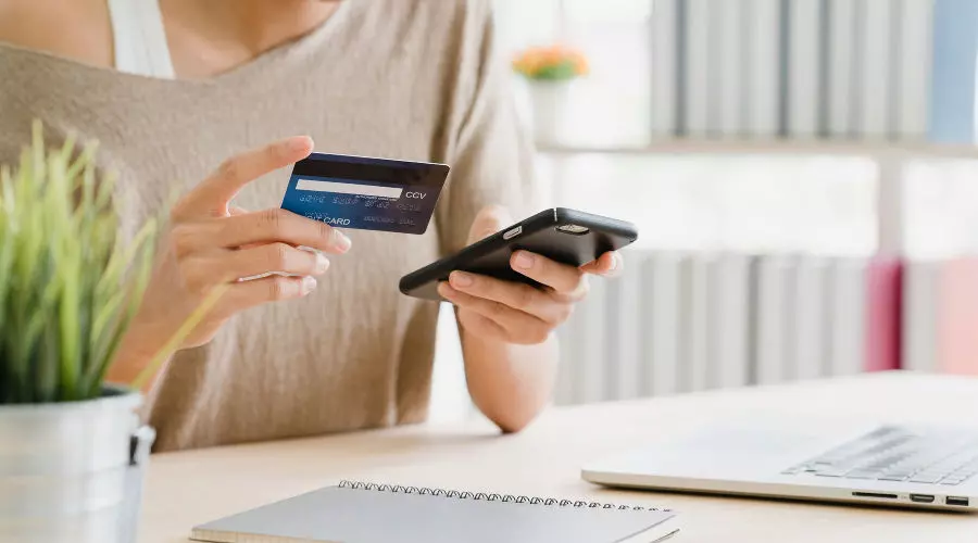 Пластиковая карта &copy;&nbsp;Фото tirachardz, freepik.com