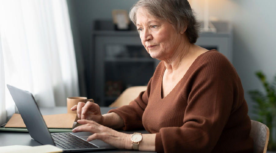 пенсионер &copy;&nbsp;Сгенерировано с помощью нейросети Gigachat